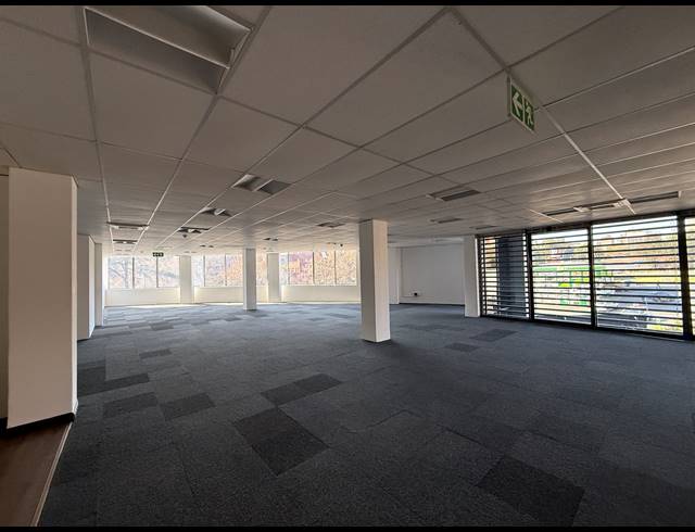 433M² OFFICE TO LET IN PARKTOWN